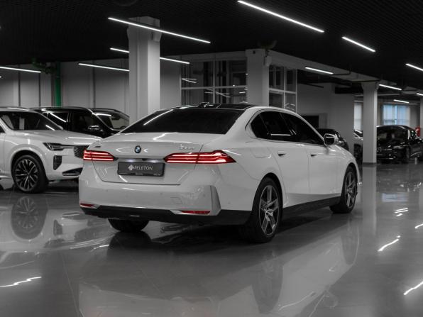 BMW 5 серии VIII (G60/G61/G68) с пробегом 2024 года, цена 7 500 000 рублей, 24000 км, седан, Автокод Объявления