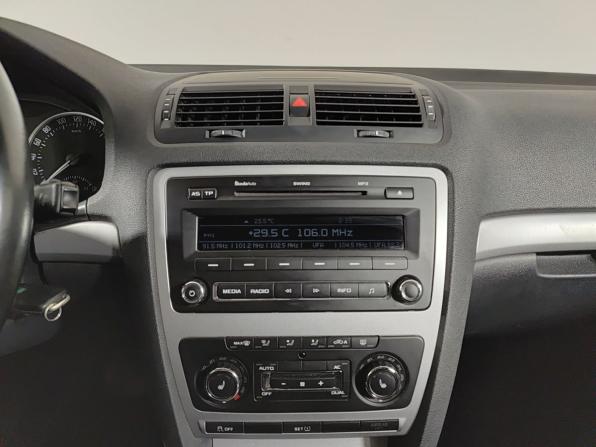 Skoda Octavia II (A5) Рестайлинг с пробегом 2013 года, цена 1 100 000 рублей, 131805 км, лифтбек, Автокод Объявления