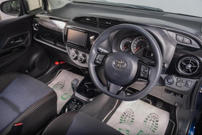 Toyota Vitz III (XP130) Рестайлинг 2 с пробегом 2018 года, цена 1 299 000 рублей, 60000 км, хэтчбек, Автокод Объявления