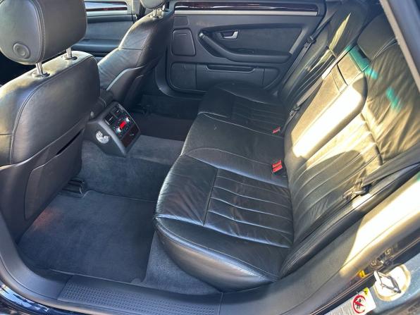 Audi A8 II (D3) Рестайлинг с пробегом 2006 года, цена 789 000 рублей, 340000 км, седан, Автокод Объявления