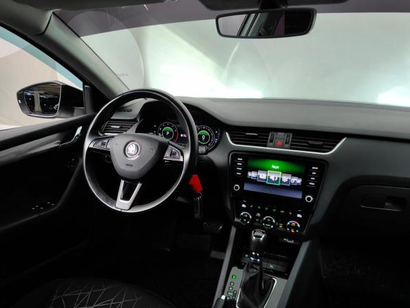 Skoda Octavia III (A7) Рестайлинг с пробегом 2019 года, цена 1 935 000 рублей, 126738 км, лифтбек, Автокод Объявления