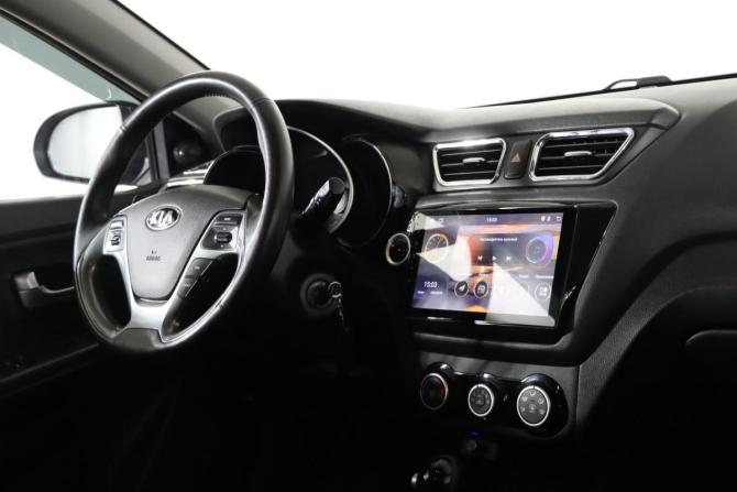 Kia Rio III Рестайлинг с пробегом 2017 года, цена 1 199 990 рублей, 153898 км, хэтчбек, Автокод Объявления