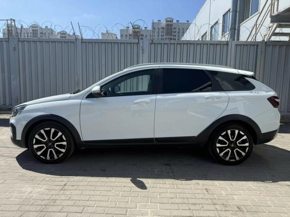 Lada (ВАЗ) Vesta I Рестайлинг (NG) с пробегом 2024 года, цена 1 385 000 рублей, 42543 км, универсал, Автокод Объявления
