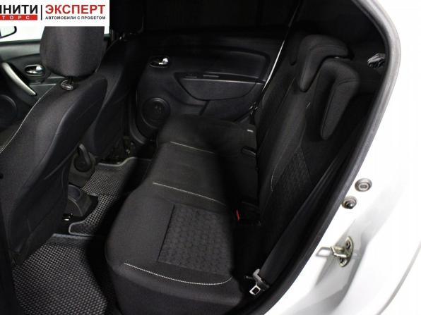 Renault Logan II с пробегом 2016 года, цена 867 000 рублей, 140134 км, седан, Автокод Объявления