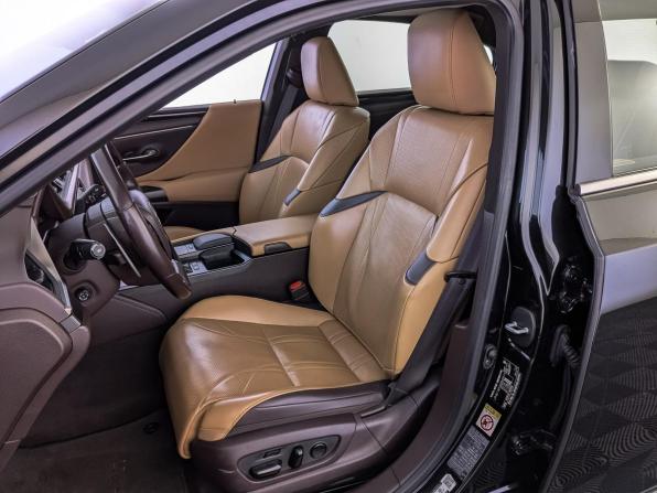 Lexus ES VII с пробегом 2018 года, цена 3 370 000 рублей, 114624 км, седан, Автокод Объявления