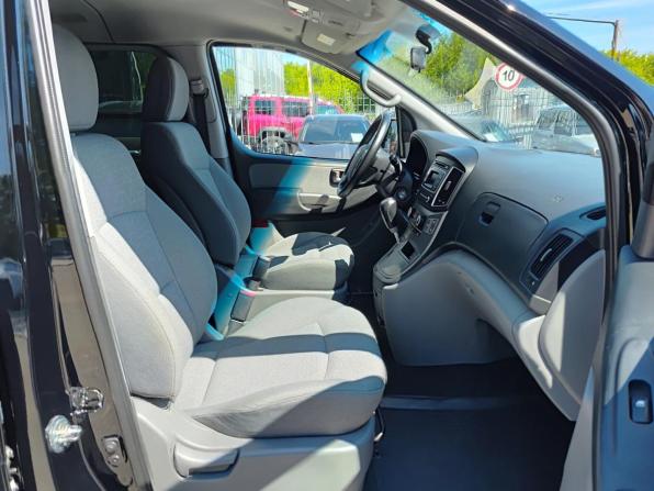 Hyundai H-1 II Рестайлинг с пробегом 2018 года, цена 2 750 000 рублей, 74412 км, минивэн, Автокод Объявления