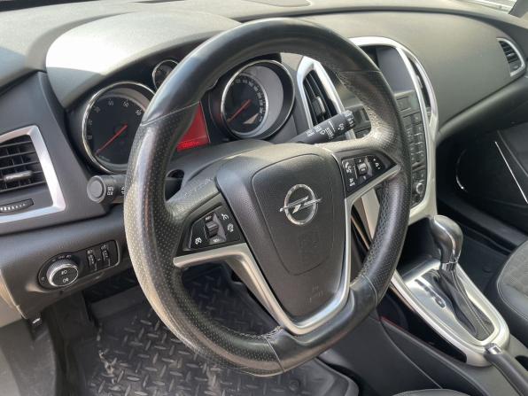 Opel Astra J Рестайлинг с пробегом 2014 года, цена 1 032 000 рублей, 135459 км, хэтчбек, Автокод Объявления