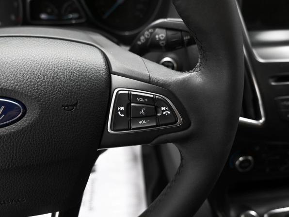 Ford Focus III Рестайлинг с пробегом 2017 года, цена 1 295 000 рублей, 124980 км, хэтчбек, Автокод Объявления