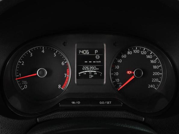 Volkswagen Polo V Рестайлинг с пробегом 2017 года, цена 1 079 000 рублей, 226390 км, седан, Автокод Объявления