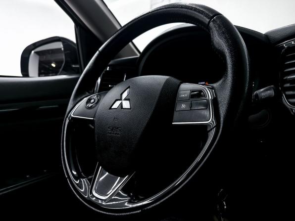 Mitsubishi Outlander III Рестайлинг 3 с пробегом 2018 года, цена 1 999 000 рублей, 132000 км, внедорожник, Автокод Объявления