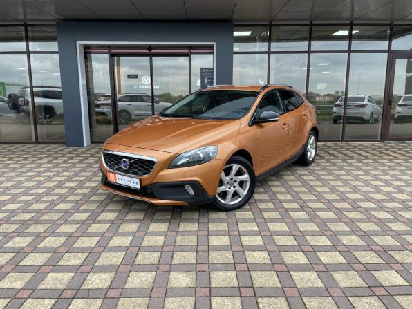 Volvo V40 Cross Country I с пробегом 2013 года, цена 1 150 000 рублей, 129417 км, хэтчбек, Автокод Объявления