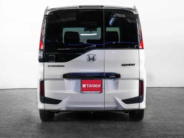 Honda Stepwgn V Рестайлинг с пробегом 2017 года, цена 2 350 000 рублей, 80863 км, минивэн, Автокод Объявления