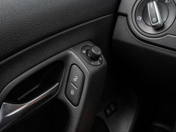 Volkswagen Polo V Рестайлинг с пробегом 2018 года, цена 1 445 000 рублей, 135392 км, седан, Автокод Объявления