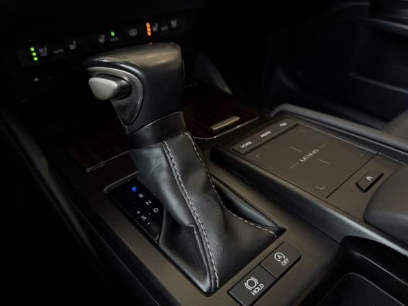 Lexus ES VII с пробегом 2019 года, цена 3 190 000 рублей, 141170 км, седан, Автокод Объявления