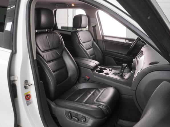 Volkswagen Touareg II с пробегом 2013 года, цена 2 099 000 рублей, 197327 км, внедорожник, Автокод Объявления