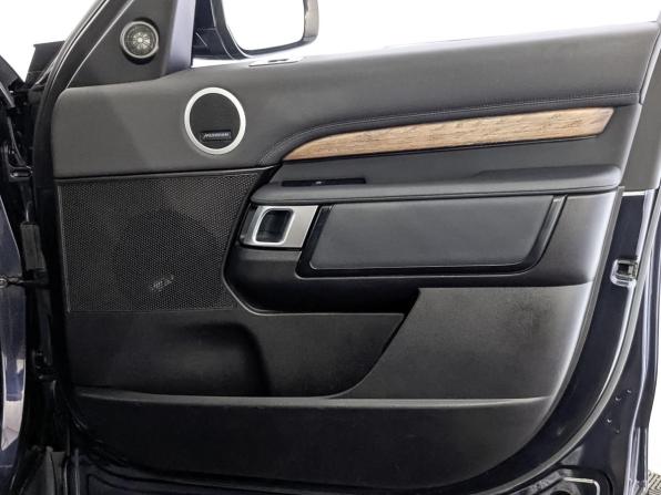 Land Rover Discovery V с пробегом 2018 года, цена 3 040 000 рублей, 202287 км, внедорожник, Автокод Объявления