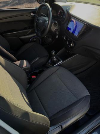 Hyundai Solaris II с пробегом 2018 года, цена 990 000 рублей, 197842 км, седан, Автокод Объявления
