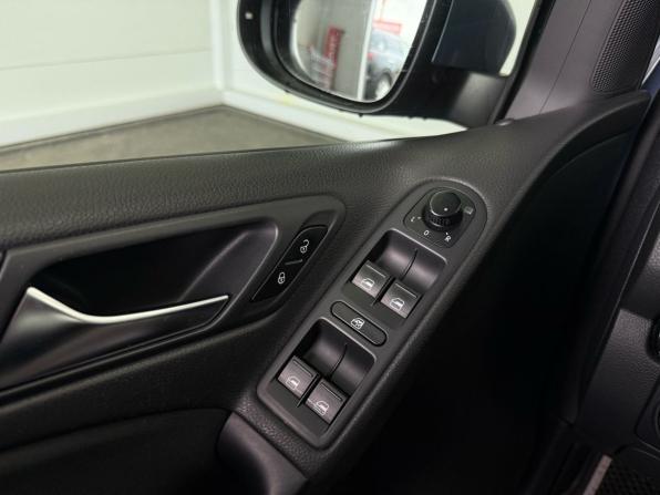 Volkswagen Golf VI с пробегом 2011 года, цена 1 049 000 рублей, 124000 км, хэтчбек, Автокод Объявления
