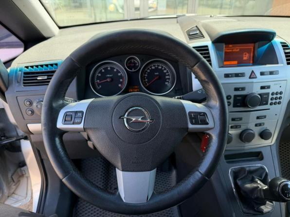 Opel Zafira B Рестайлинг с пробегом 2012 года, цена 749 000 рублей, 257354 км, минивэн, Автокод Объявления