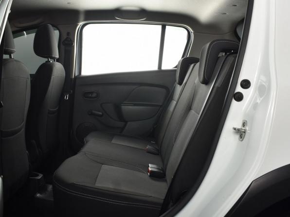 Renault Sandero II Рестайлинг с пробегом 2021 года, цена 1 414 995 рублей, 30267 км, хэтчбек, Автокод Объявления