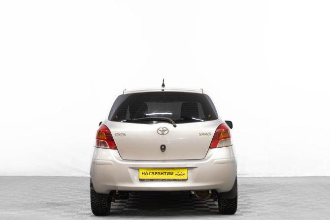 Toyota Yaris II Рестайлинг с пробегом 2009 года, цена 499 000 рублей, 332000 км, хэтчбек, Автокод Объявления