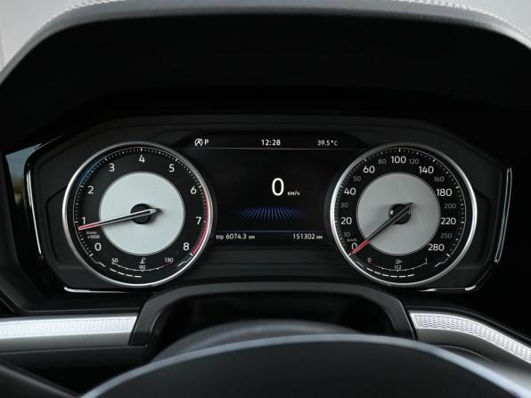 Volkswagen Touareg III с пробегом 2019 года, цена 3 999 000 рублей, 151302 км, внедорожник, Автокод Объявления