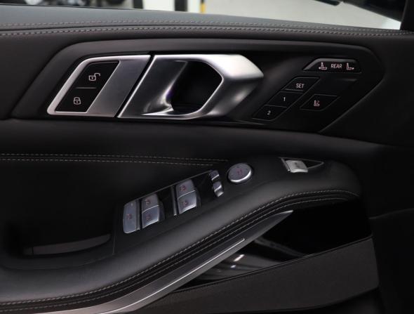 BMW X7 I (G07) Рестайлинг с пробегом 2022 года, цена 12 290 000 рублей, 37834 км, внедорожник, Автокод Объявления