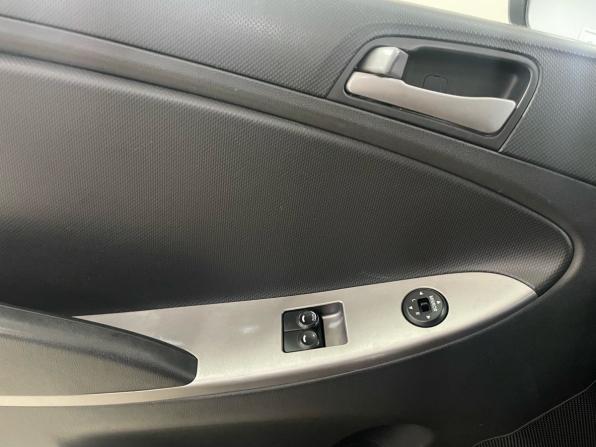 Hyundai Solaris I Рестайлинг с пробегом 2014 года, цена 640 000 рублей, 227972 км, седан, Автокод Объявления