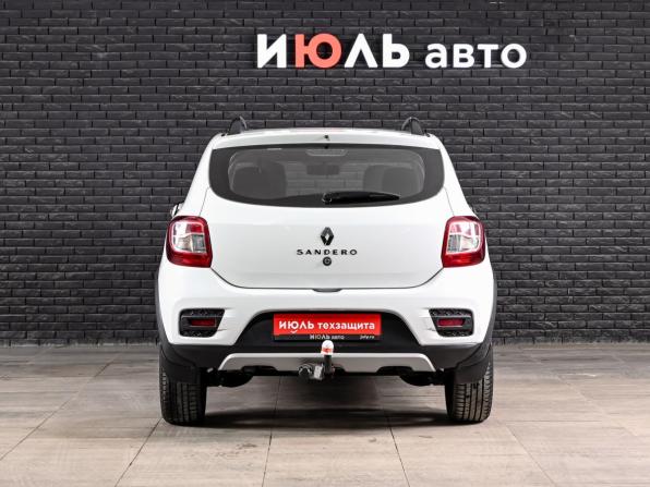 Renault Sandero II Рестайлинг с пробегом 2020 года, цена 1 140 000 рублей, 136568 км, хэтчбек, Автокод Объявления