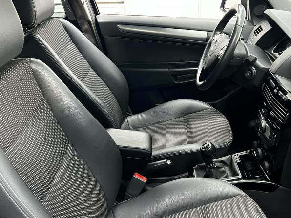 Opel Astra H Рестайлинг с пробегом 2011 года, цена 650 000 рублей, 135363 км, хэтчбек, Автокод Объявления