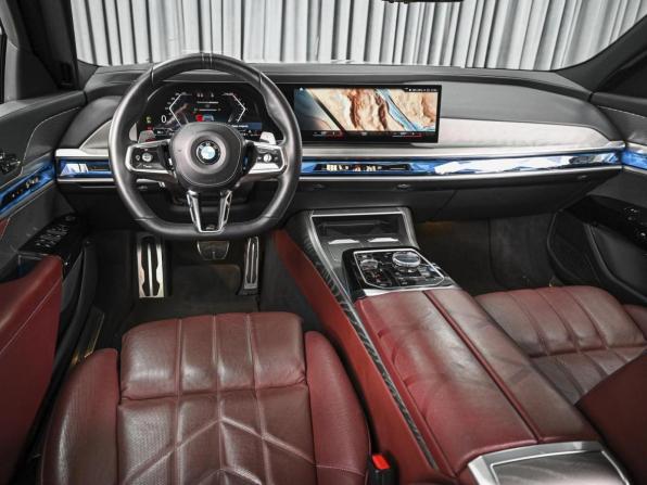 BMW 7 серии VII (G70) с пробегом 2023 года, цена 12 899 000 рублей, 21162 км, седан, Автокод Объявления