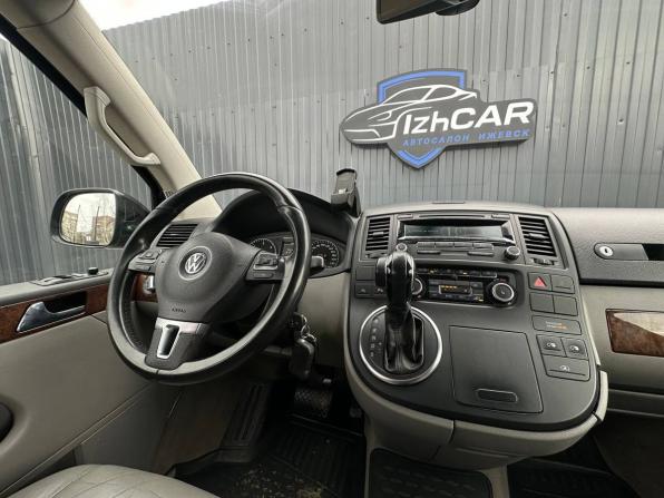 Volkswagen Multivan T5 Рестайлинг с пробегом 2011 года, цена 1 999 000 рублей, 293500 км, минивэн, Автокод Объявления