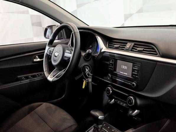 Kia Rio IV Рестайлинг с пробегом 2021 года, цена 2 100 000 рублей, 30550 км, хэтчбек, Автокод Объявления