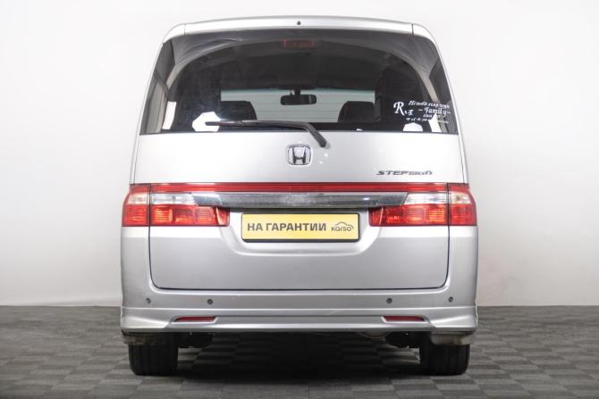 Honda Stepwgn III с пробегом 2009 года, цена 1 349 000 рублей, 209000 км, минивэн, Автокод Объявления