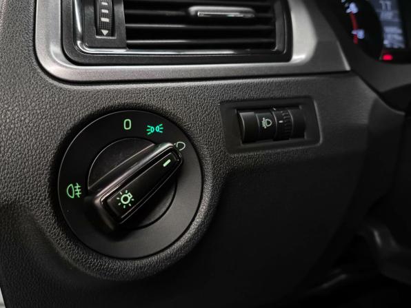 Skoda Rapid I с пробегом 2016 года, цена 999 000 рублей, 118746 км, лифтбек, Автокод Объявления