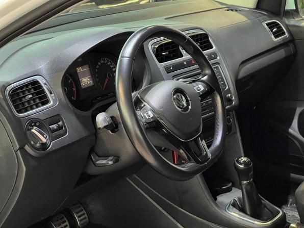 Volkswagen Polo V Рестайлинг с пробегом 2017 года, цена 1 140 000 рублей, 112894 км, седан, Автокод Объявления