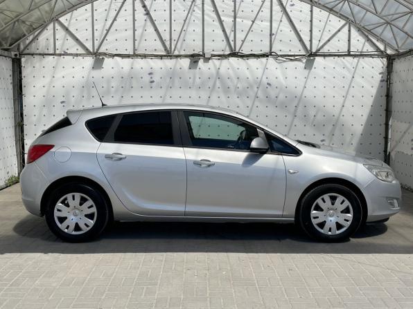 Opel Astra J с пробегом 2012 года, цена 775 000 рублей, 218866 км, хэтчбек, Автокод Объявления
