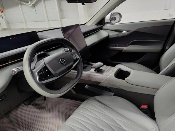 Changan Lamore с пробегом 2023 года, цена 2 190 000 рублей, 16174 км, седан, Автокод Объявления
