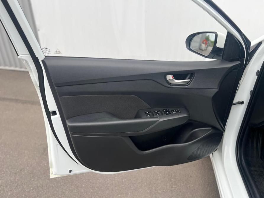 Hyundai Solaris II Санкт-Петербург  - изображение 9