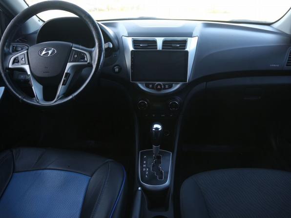 Hyundai Solaris I с пробегом 2014 года, цена 709 000 рублей, 216000 км, седан, Автокод Объявления