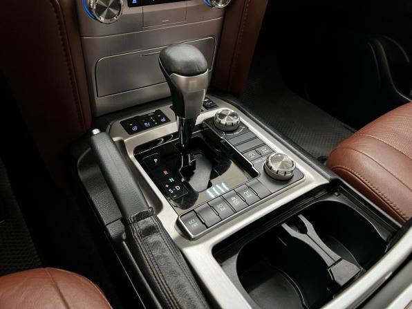 Toyota Land Cruiser 200 Series Рестайлинг 2 с пробегом 2015 года, цена 4 870 000 рублей, 252565 км, внедорожник, Автокод Объявления