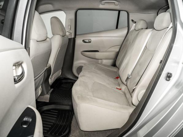 Nissan Leaf I (ZE0/AZE0) с пробегом 2011 года, цена 592 000 рублей, 121954 км, хэтчбек, Автокод Объявления