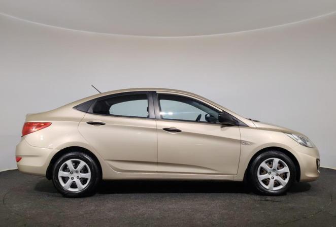Hyundai Solaris I с пробегом 2013 года, цена 869 000 рублей, 139436 км, седан, Автокод Объявления