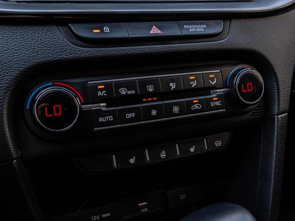 Kia Ceed III Рестайлинг с пробегом 2022 года, цена 2 220 000 рублей, 85949 км, универсал, Автокод Объявления