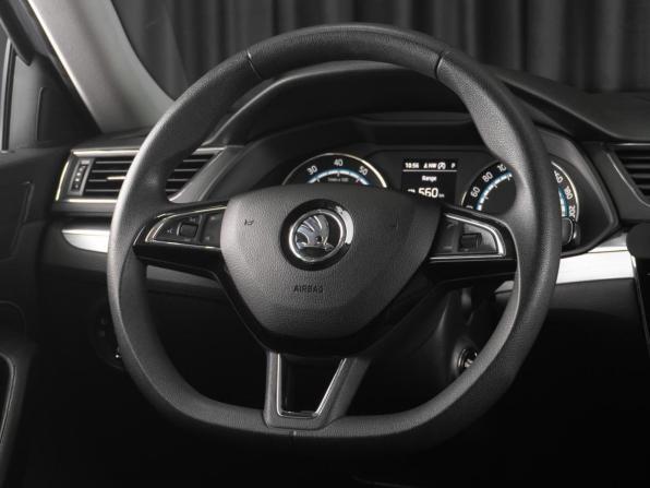 Skoda Superb III Рестайлинг с пробегом 2021 года, цена 2 529 000 рублей, 93004 км, лифтбек, Автокод Объявления