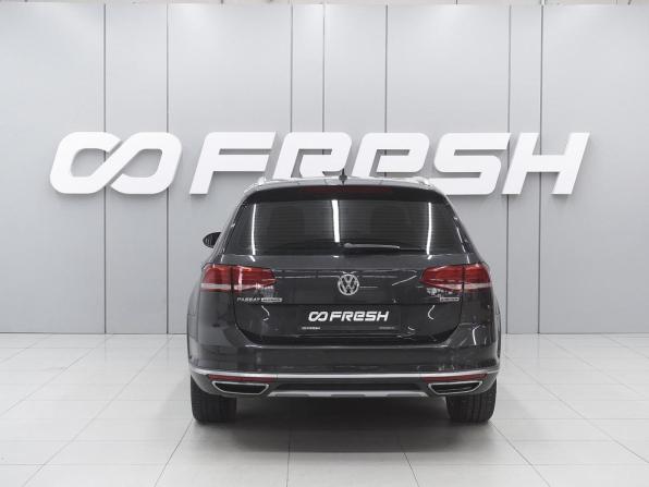 Volkswagen Passat B8 с пробегом 2019 года, цена 3 245 000 рублей, 112304 км, универсал, Автокод Объявления
