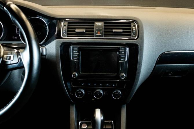 Volkswagen Jetta VI Рестайлинг с пробегом 2016 года, цена 1 529 000 рублей, 87363 км, седан, Автокод Объявления