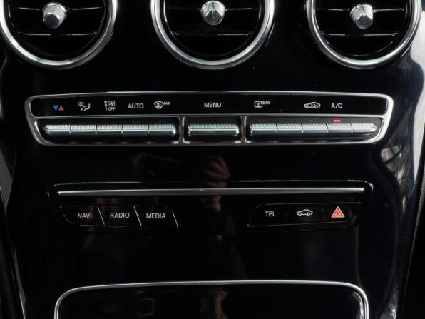 Mercedes-Benz C-Класс IV (W205) Рестайлинг с пробегом 2018 года, цена 2 648 000 рублей, 105320 км, седан, Автокод Объявления