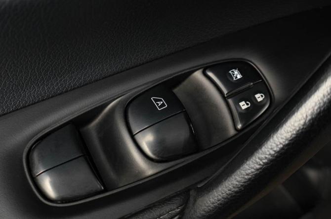 Nissan Qashqai II с пробегом 2016 года, цена 1 549 000 рублей, 141990 км, внедорожник, Автокод Объявления