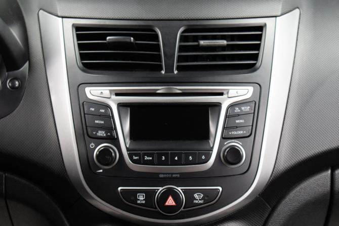Hyundai Solaris I Рестайлинг с пробегом 2015 года, цена 979 000 рублей, 227000 км, седан, Автокод Объявления